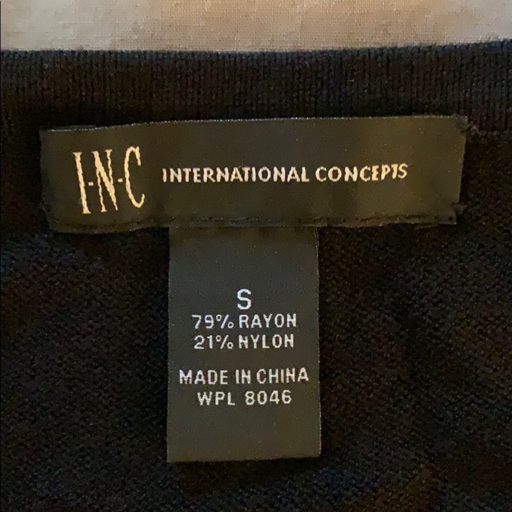 Sweater - Picture 4 of 5